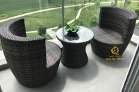 Bộ bàn ghế mây nhựa cao cấp dành cho resort với thiết kế sang trọng, phù hợp không gian hồ bơi và sân vườn ngoài trời