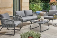 Mua sofa mây nhựa cần quan tâm đến chất liệu, khung, kích thước và độ bền