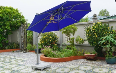 Dù che nắng sân vườn lệch tâm 2.9m thiết kế hiện đại
