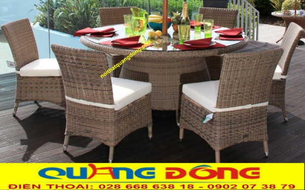 Bàn ghế ngoài trời hữu dụng có thể làm bàn trà bàn ăn cho gia đình