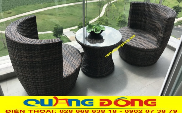 Bàn ghế dùng cho ban công bằng nhựa giả mây hiện đại, giúp không gian thêm tiện nghi