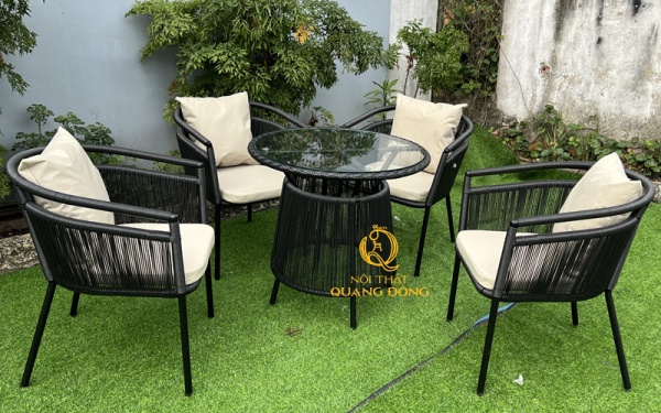 Bàn ghế sân vườn giả mây cao cấp được sản xuất bởi Nội Thất Quang Đông