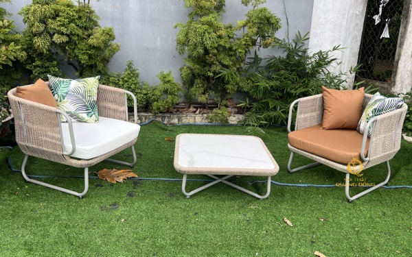Bàn ghế mây nhựa QD-2118 thiết kế hiện đại với mặt bàn đá tự nhiên