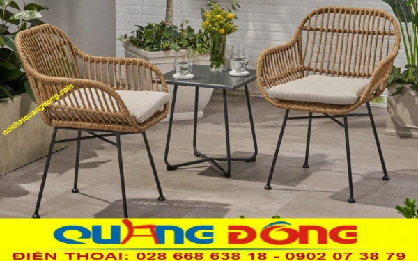 Mẫu bàn ghế sân vườn QD-279 sử dụng sắt đặt phi 14 tạo hình sản phẩm với thế dáng thanh gọn nhẹ nhàng