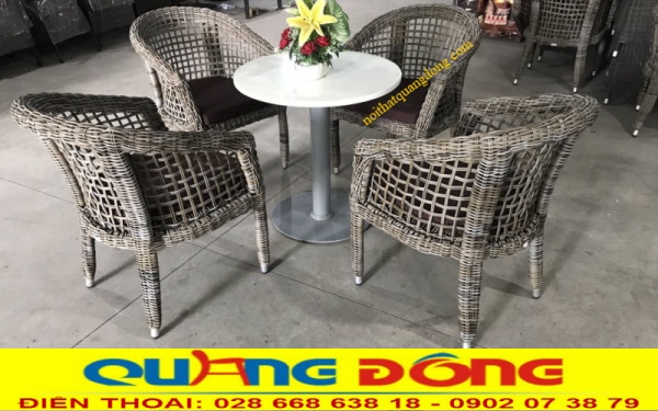 Mẫu bàn ghế giả mây QD-315 sang trọng cứng cáp, và mang vẻ tự nhiên như hàng mây tre thật, nhưng có lợi thế về việc để ngoài trời và giá thành thấp hơn