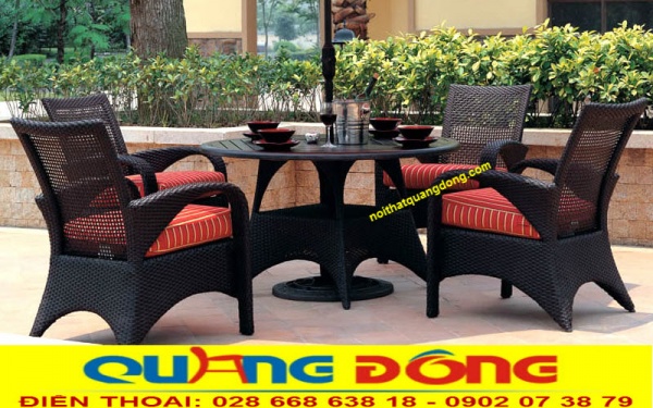 Bàn ghế giả mây ngoài trời - mẫu bàn ăn sang trọng với ghế tròn phù hợp cho không gian nhà hàng, resort, khách sạn