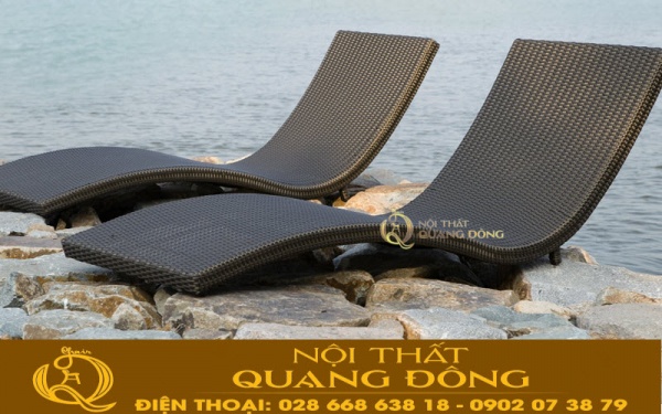 Dáng ghế hồ bơi QD-1263 lưng cong, mỏng, nhẹ được làm từ nhựa giả mây PE chính phẩm và khung bằng thép sơn tĩnh điện chắc chắn, nghệ thuật cho giá thành rẻ bền dễ sử dụng