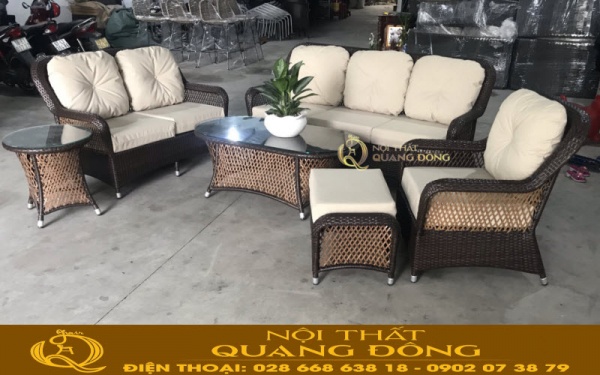 Sofa đầy đủ tiện nghi cho sân vườn ngoài trời, phòng khách với phong cách sofa nhẹ nhàng bán cổ điển đan thủ công trên mây nhựa đan PE chắc chắn cá tính có chứa chất kháng tia UV