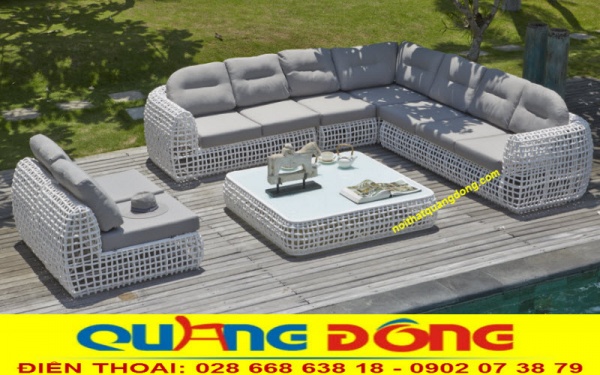 Lối thiết kế mở của bộ sofa giả mây QD-661 đem lại sự thông thoáng, tự nhiên và thoải mái cho người tiêu dùng, bộ sản phẩm có liên kết rời tiện dụng dễ sắp xếp