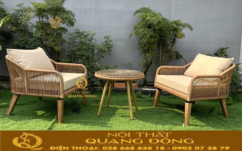 Bàn ghế mây nhựa QD-2102 kết hợp giữa khung thép cùng gỗ tự nhiên