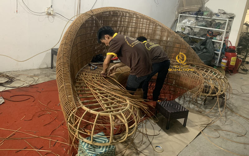 Sofa sử dụng sợi mây nhựa cao cấp, có khả năng kháng tia UV Sofa được đan thủ công mang nét đẹp riêng biệt