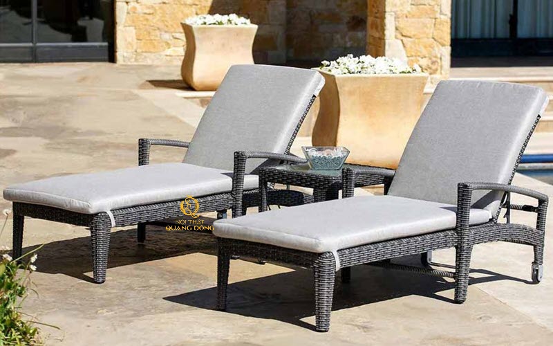 Ghế hồ bơi thiết kế sang trọng cho không gian hồ bơi