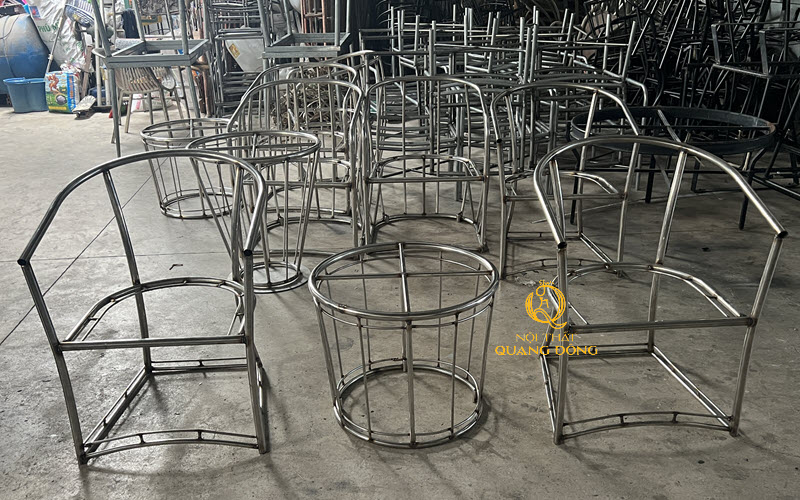 Khung kim loại sơn tĩnh điện có khả năng chịu lực cao
