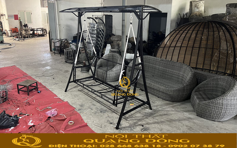 Xích đu mây nhựa QD-502 được làm từ khung thép sơn tĩnh điện