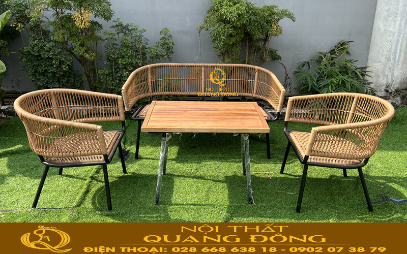 Bàn ghế sofa giả mây mang thiết kế đơn giản nhưng toát lên vẻ đẹp sang trọng, cá tính