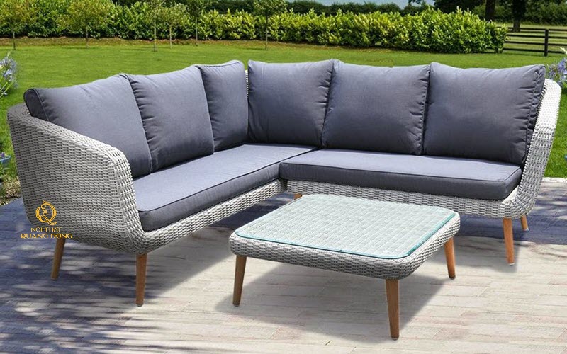 Sofa góc nhỏ gọn cho không gian ban công, sân thượng Sofa mây nhựa với thiết kế đơn giản hiện đại