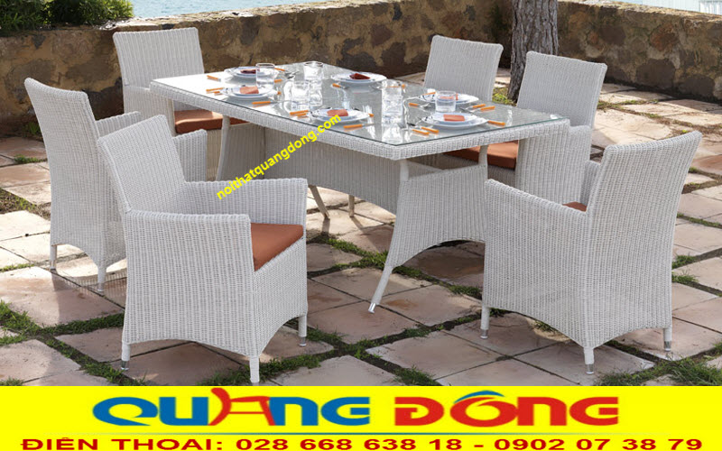 Bàn ghế ngoài trời