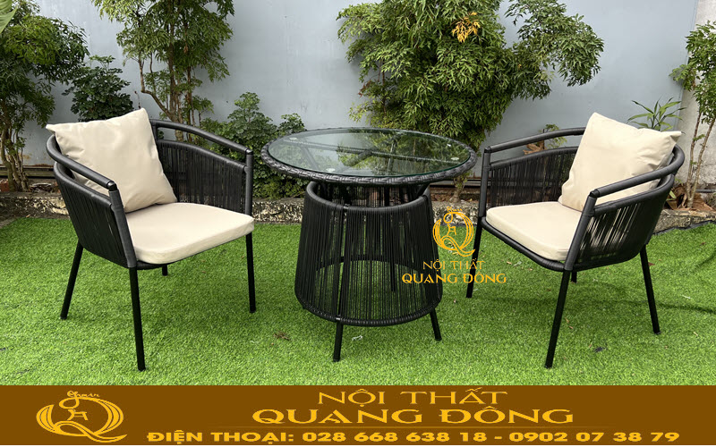 Bộ bàn ghế ngoài trời mây nhựa set 2 ghế 1 bàn có thiết kế chắc chắn, bền bỉ