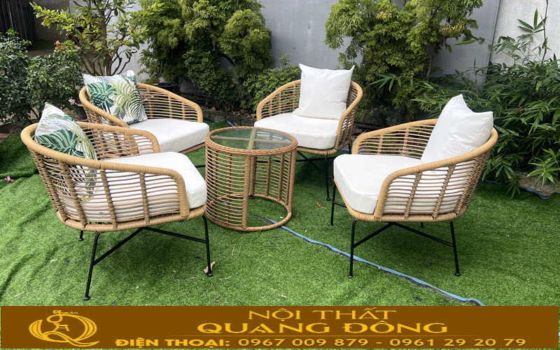 Mẫu ghế mây nhựa QD-2116 nổi bật ở không gian ngoài trời Bàn ghế mây nhựa QD-2116 gam màu vàng tự nhiên