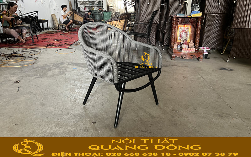 Xưởng sản xuất bàn ghế giả mây uy tín và chất lượng tại Tp. HCM Hình ảnh chiếc ghế giả mây QD-373 được ghi hình tại xưởng Nội thất Quang Đông