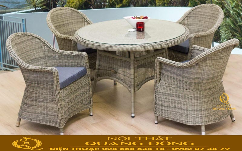 Bàn ghế giả mây sang trọng cho không gian sân vườn