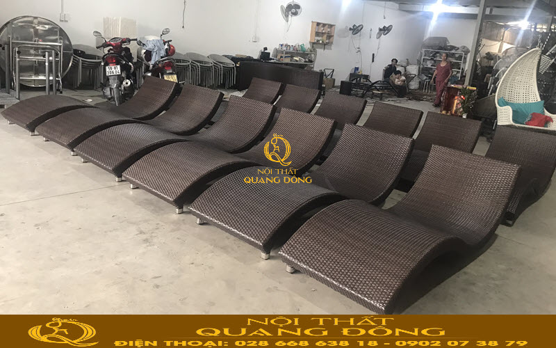 Ghế hồ bơi QD-576 được ghi hình tại xưởng Nội thất Quang Đông