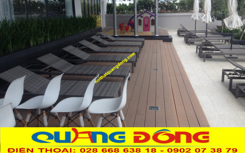 Mẫu ghế nằm hồ bơi giả mây được sử dụng hàng loạt cho không gian nghĩ dưỡng resort 