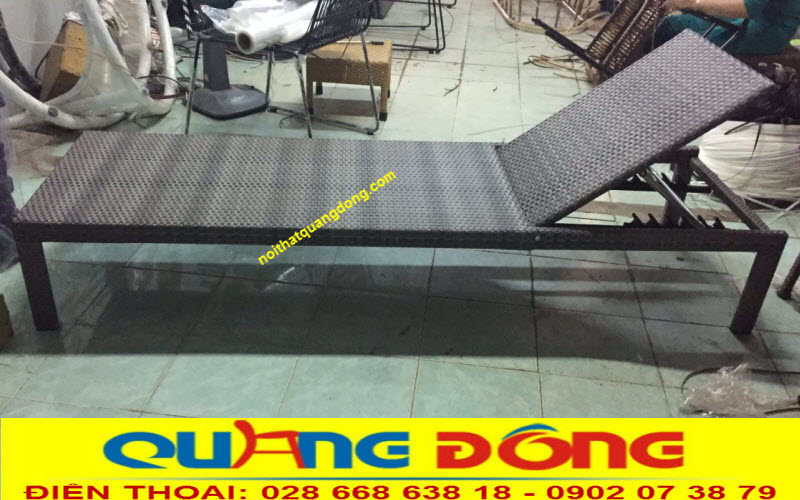 Cận cảnh chiếc ghế nằm hồ bơi giả mây QD-1247 tại xưởng sản xuất