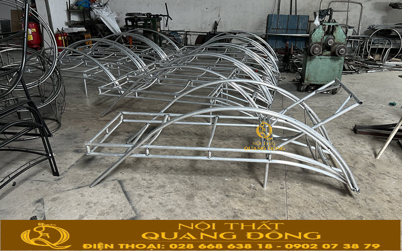 Khung ghế được làm từ thép sơn tĩnh điện