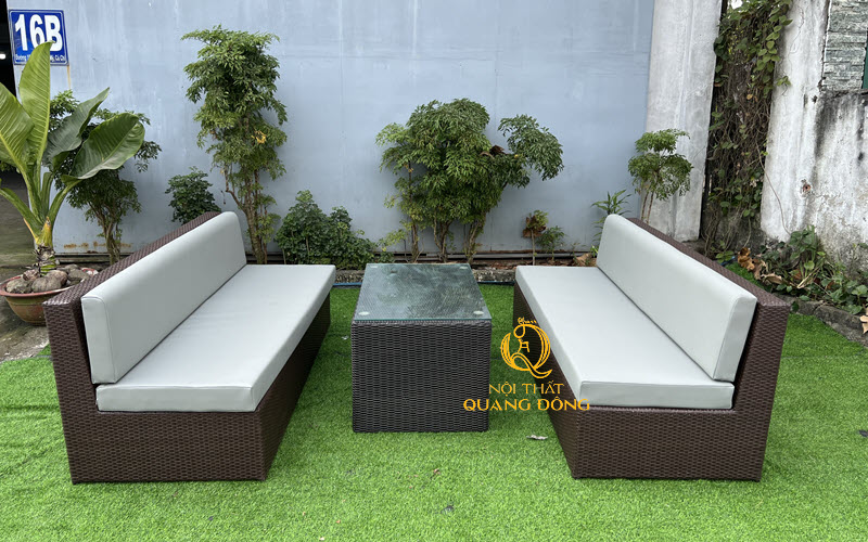 Sofa giả mây có thiết kế đơn giả phù hợp cho không gian phòng khách, sân vườn hay cả khu vực ban công