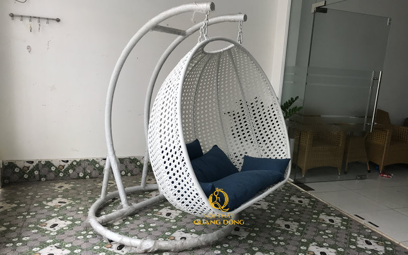 Xích đu nhựa mây điểm nhấn cho mọi không gian